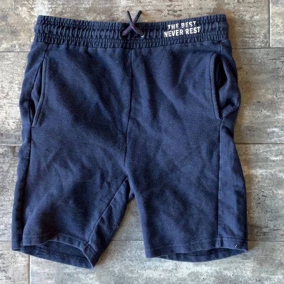 Zara Boys - Picture 1 of 3